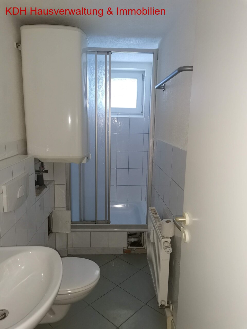 entzückende 3-RW in ruhiger, grüner Randlage (061-003-00) — Bad