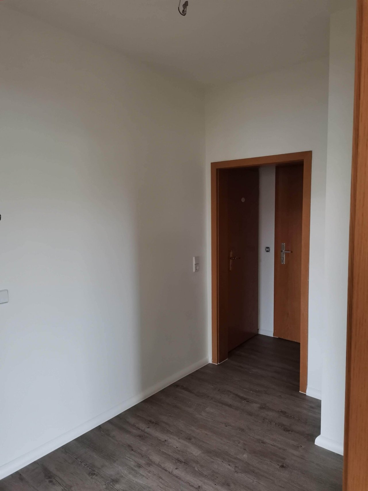 3,5-Raum-Wohnung im Herzen von Dippoldiswalde (067-002) — Flur - WC und Eingang