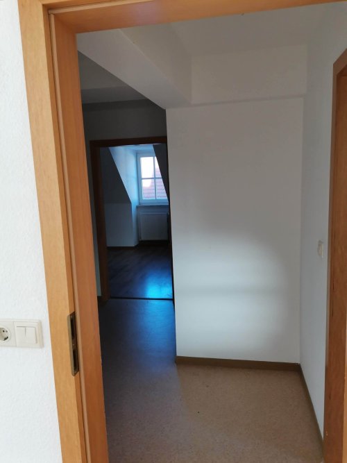 gemütliche Dachgeschosswohnung im Stadtzentrum von Dippoldiswalde (139-004) — Flur