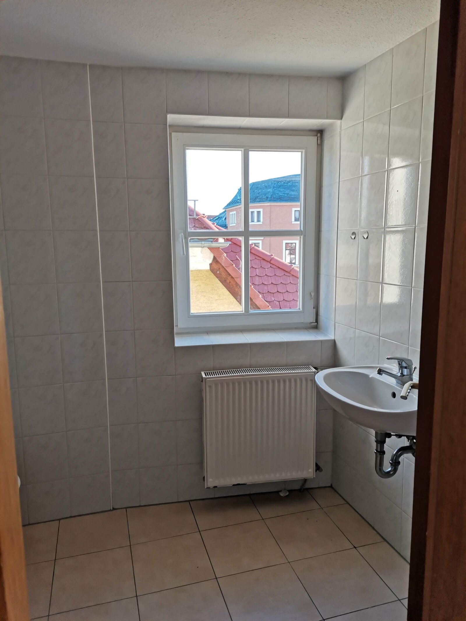 gemütliche Dachgeschosswohnung im Stadtzentrum von Dippoldiswalde (139-004) — Bad