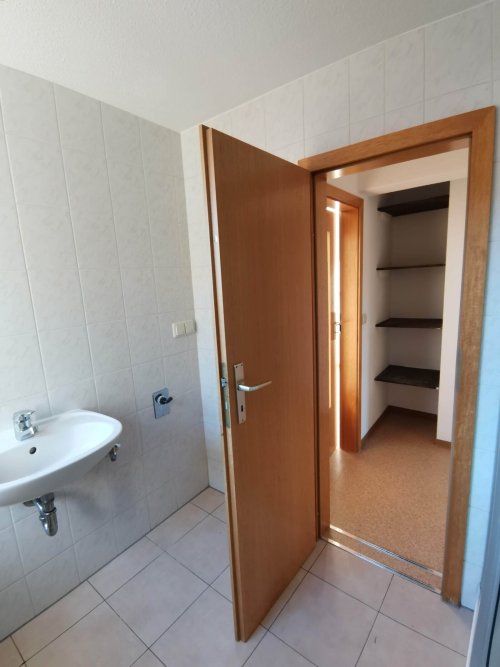 gemütliche Dachgeschosswohnung im Stadtzentrum von Dippoldiswalde (139-004) — Bad