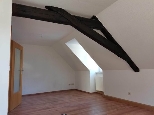 gemütliche Dachgeschosswohnung im Stadtzentrum von Dippoldiswalde (139-004) — Wohnbereich